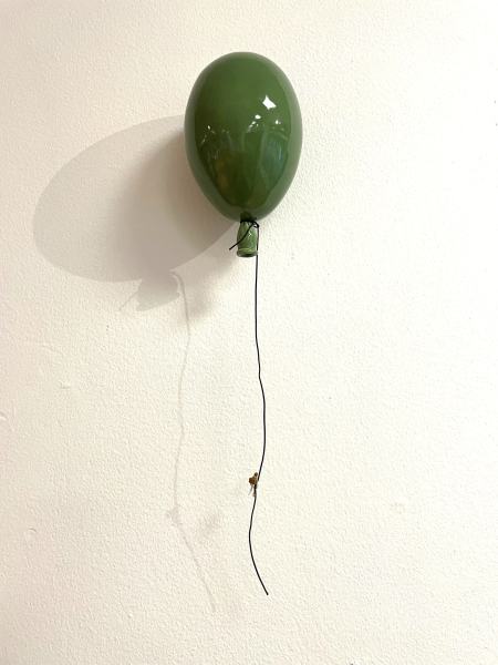 Grønn ballong #14 av Kristin Antonsen